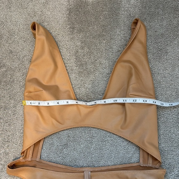 SKIMS Wet Jersey Cutout Bodysuit Sienna - Size L - Picture 7 of 8